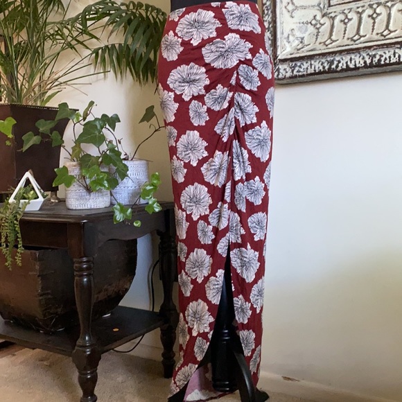 ✨NEW LIST✨Side Slit Ruched Floral Stretchy Skirt - Picture 5 of 8